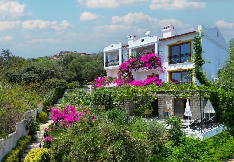 Villa Patara Amazing Sea view and Sea Platform - B&B Kaş
