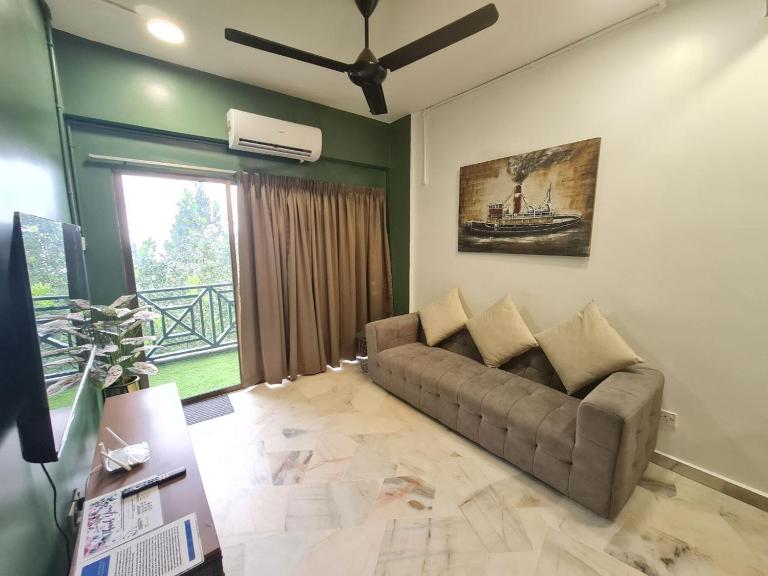 4-10 pax, Open concept BBQ at Private Seaview - Bed and Breakfast Port Dickson