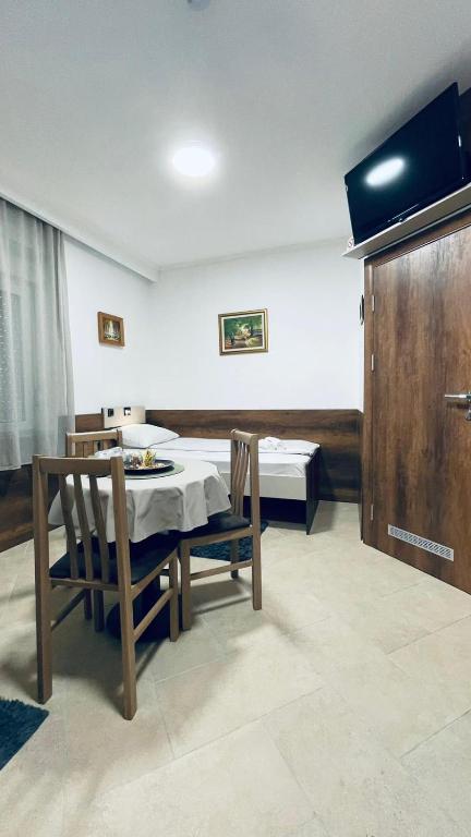 Kollar D Guest House - Prenoćište ROOMS - Ferienwohnung Subotica
