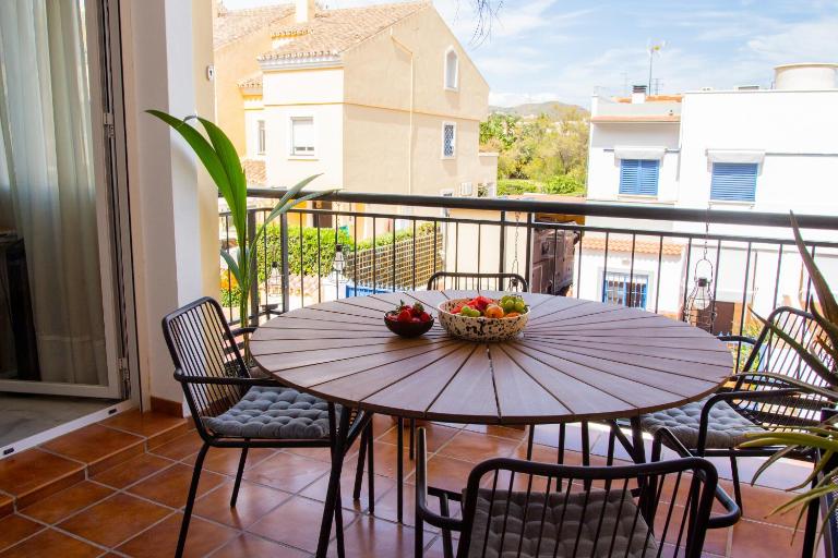 Modern apartment next to the beach and golf course - B&B Torre de Benagalbón