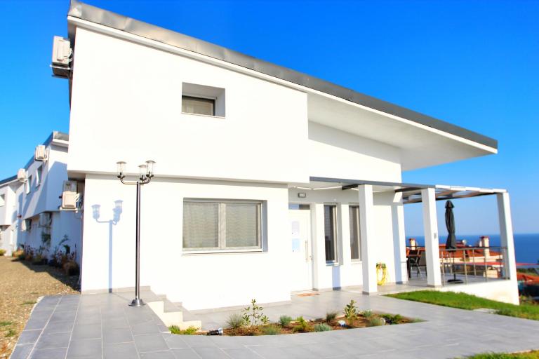 LOUTRA VILLAS - Chambres d'hôtes Agía Paraskeví