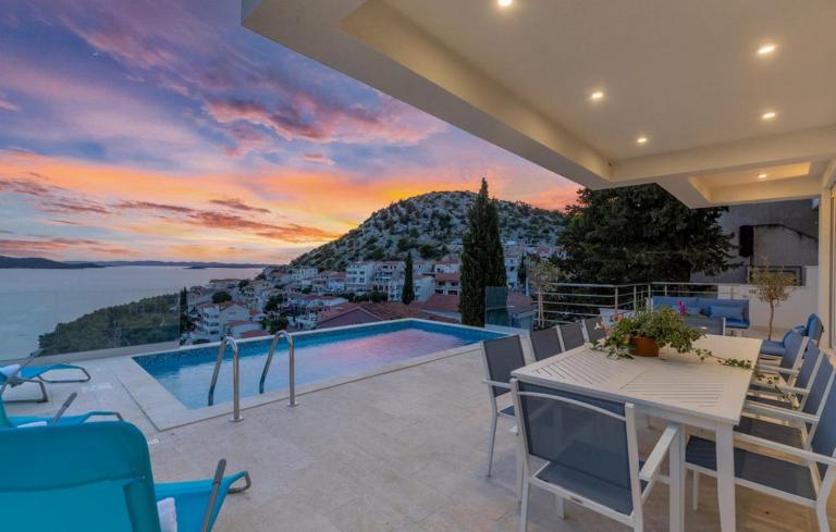 Luxury villa Fleur with pool - Chambres d'hôtes Drage