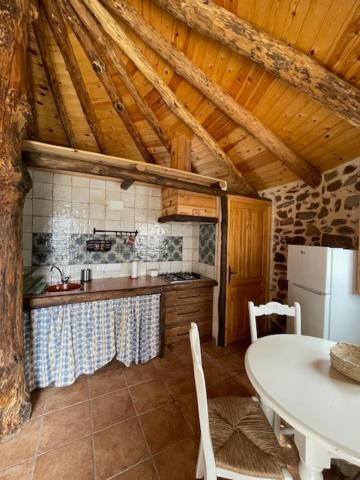 Los Chozos de Cazalla II - Bed and Breakfast Cazalla de la Sierra