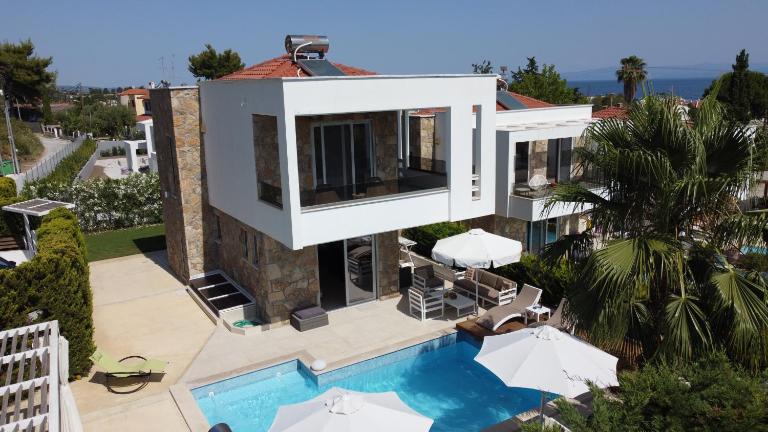 Villa Douglas - Private Pool, BBQ, 4Bdrms, View - B&B Pefkochóri