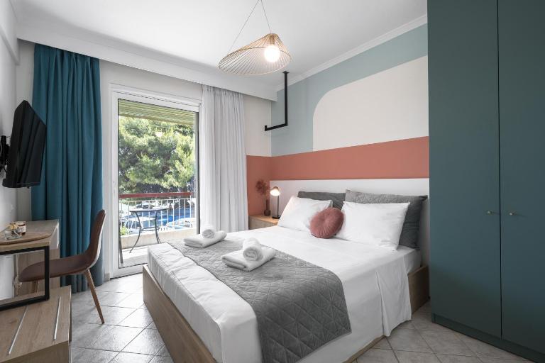 Beachfront Oasis by Luxlikehome - Bed and Breakfast Psakoúdia