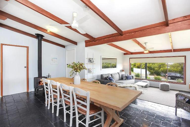 Port Elliot Coastal Cottage - 18 Handby Street,Port Elliot, No Linen Included - B&B Port Elliot