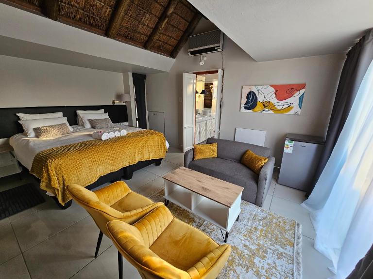 Bettie's Luxury Lodge - Bed and Breakfast Kroonstad