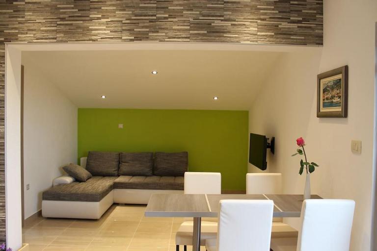 Beautiful green studio apartment - Bed and Breakfast Makarska