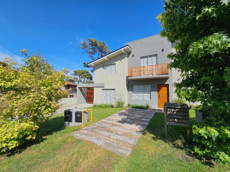 Dúplex Familiar Av 5 y Paseo 117 - Ferienwohnung Villa Gesell