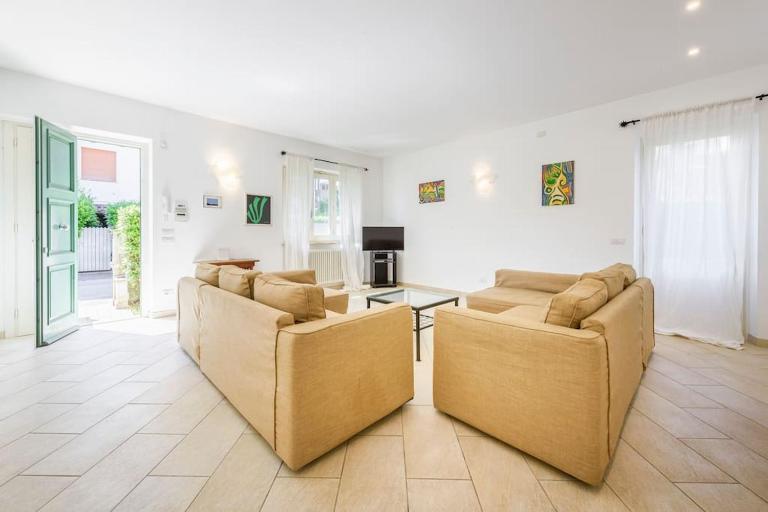 Golden Luxe - Villa in the center next the sea whit garden FDM - B&B Forte dei Marmi