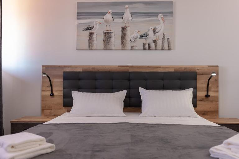 2 minutes from the beach! Apartment Sunshine - B&B Kutleše