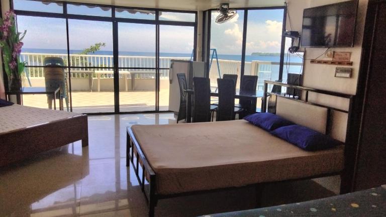 Glass Palace House Rental - B&B San Vicente