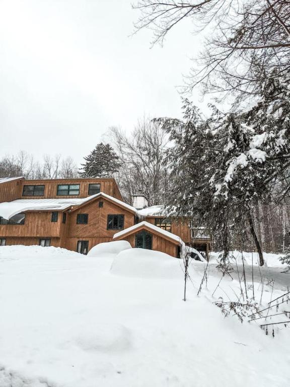 SnowArts, Wood Burning fireplace, Close to slopes - Ferienwohnung Killington