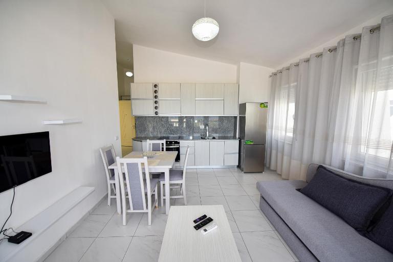 Apartment's Guraj Residence - B&B Velipojë