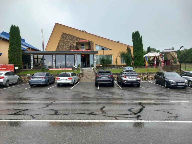 Restaurant Cazare Vi La Maria - Chambres d'hôtes Baia de Fier