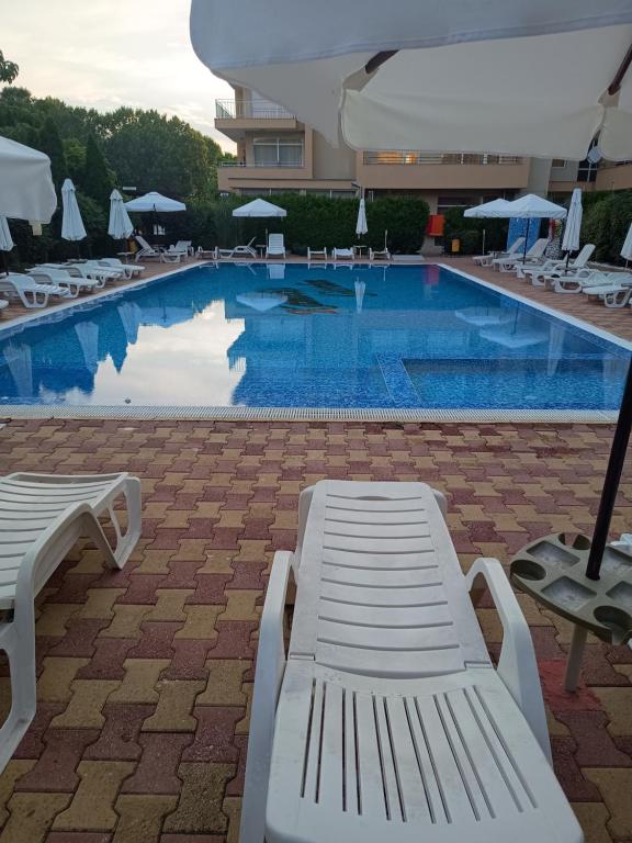 Kamelia Garden Apartment - B&B Sunny Beach
