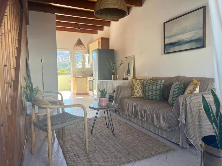 Perdika's Cove, spacious sea view family home - Ferienwohnung Pérdhika