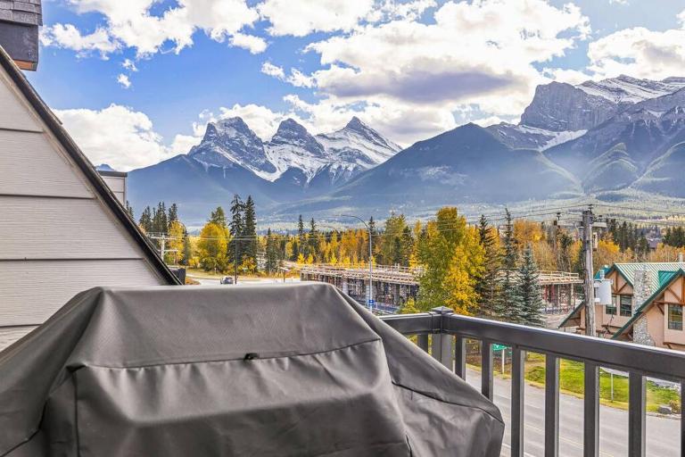 K202 Hot tub, Pool, MTN view, AC, free parking - B&B Canmore