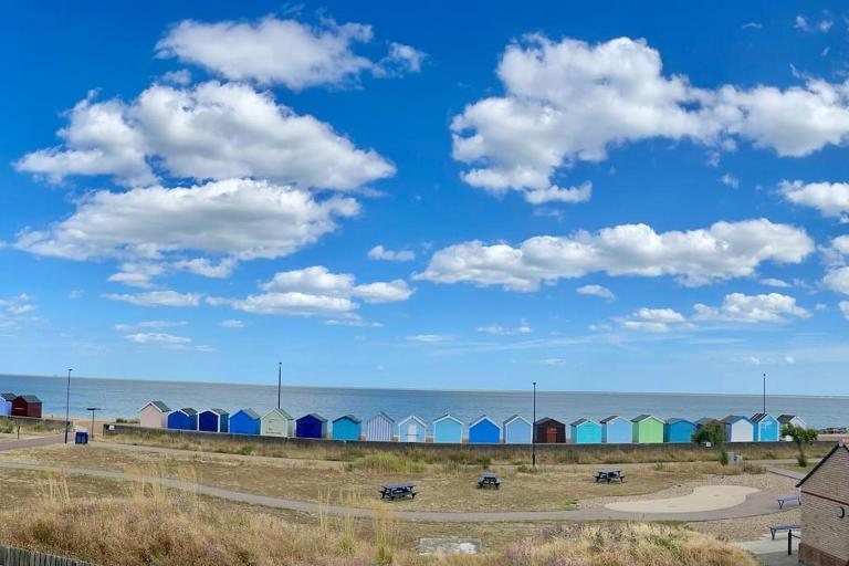Stunning Beachfront House - Bed and Breakfast Felixstowe