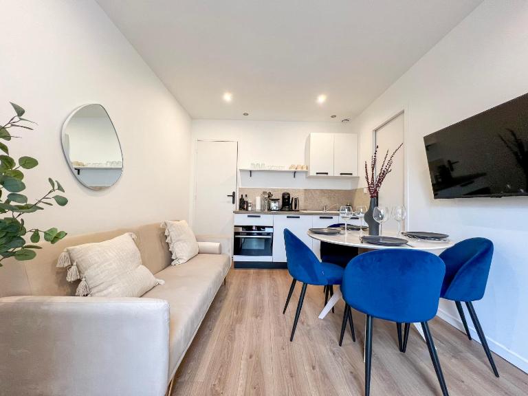 Cèzanne Casa Maja - parking privé - terrasse - B&B Saint-Étienne