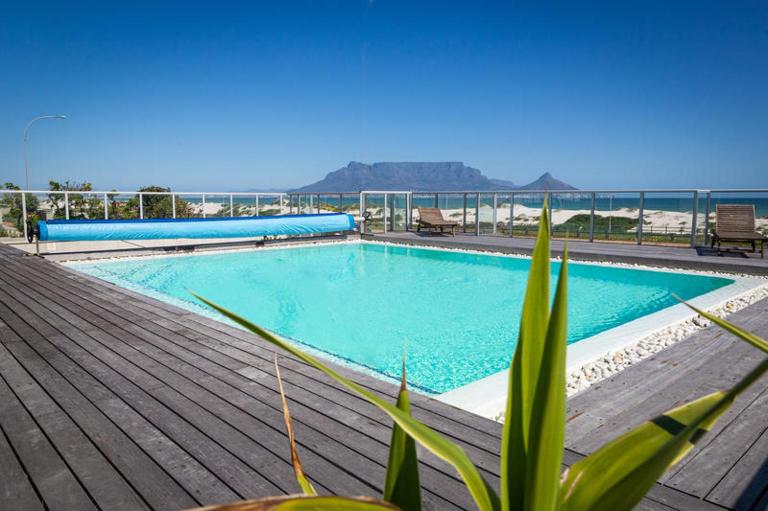Beachfront Luxury Living- A106 Seaspray, Blouberg - Chambres d'hôtes Bloubergstrand