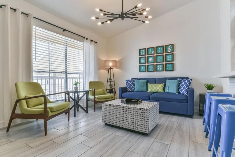 Coastal Paradise Condo with 2 Bedrooms and Pool - B&B Galveston