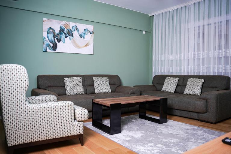 Prishtina Getaway Apartment - B&B Pristina