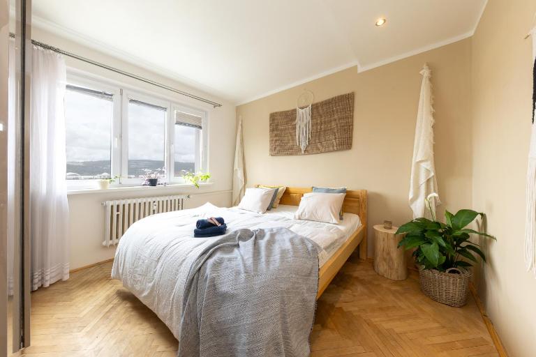 Rooftop Flower Power Apartment - B&B Brno