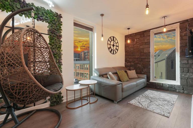 House of Suede by UNIS Estates - Ferienwohnung Sheffield