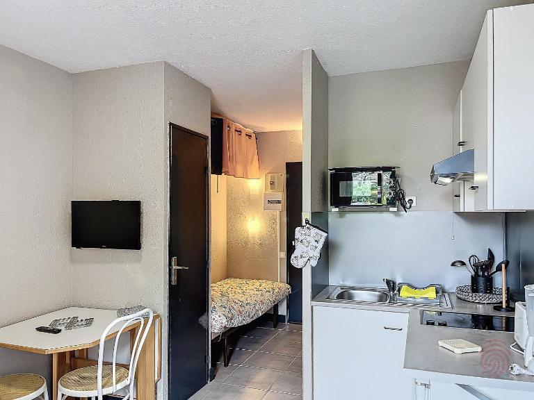 Studio lumineux proche centre-ville et thermes, balcon, parking, animaux acceptés - FR-1-451-211 - Chambres d'hôtes Lamalou-les-Bains