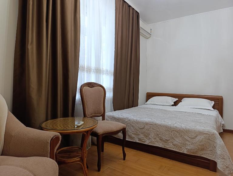 AURA on Tynystanova street 199 - B&B Bishkek