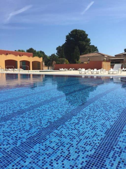Maisonnette Bleu Piscine - B&B Argeles