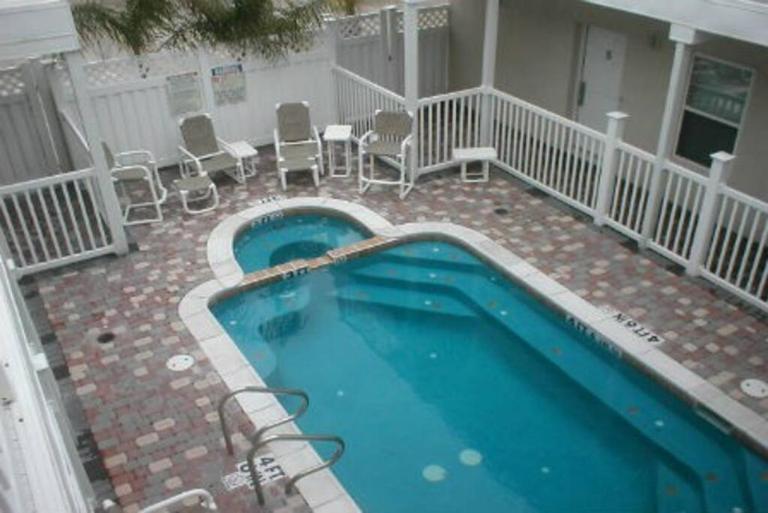 Los Cabos II #1 Mid-island 2-3 minute walk beach access - Bed and Breakfast South Padre Island