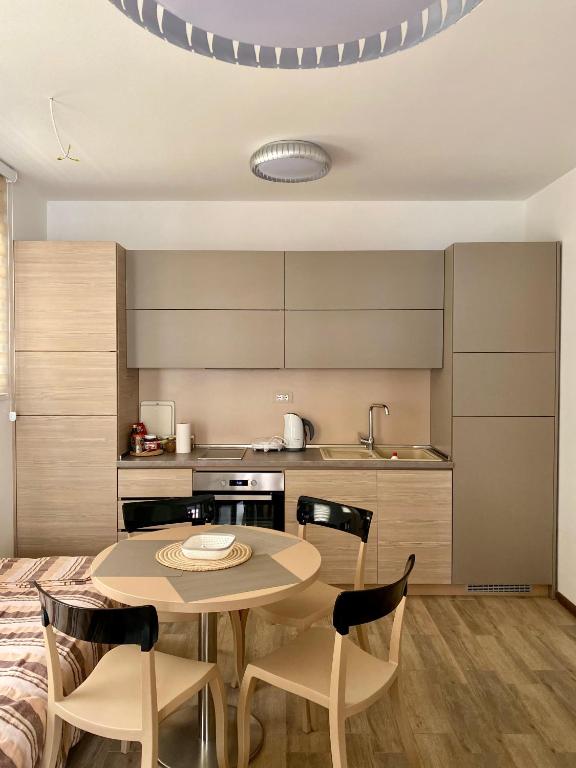 Studio Prima-Modern Cozy Studio, 4 min to Beach - B&B Pržno