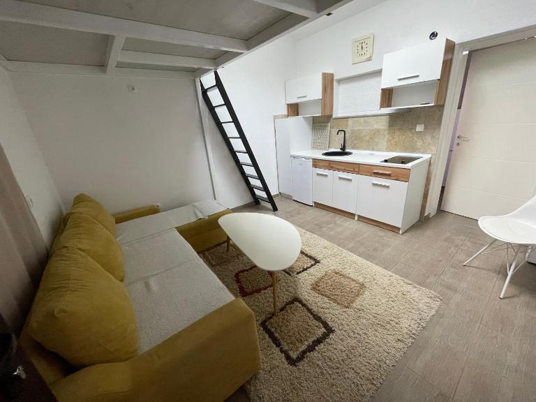 Studio apartman Bišće - B&B Bihać