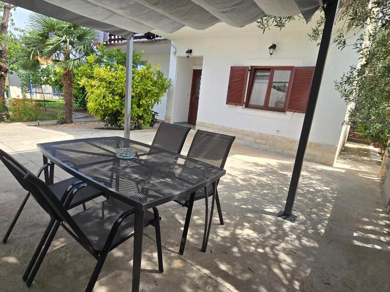 Apartman Barbara - Bed and Breakfast Bibinje
