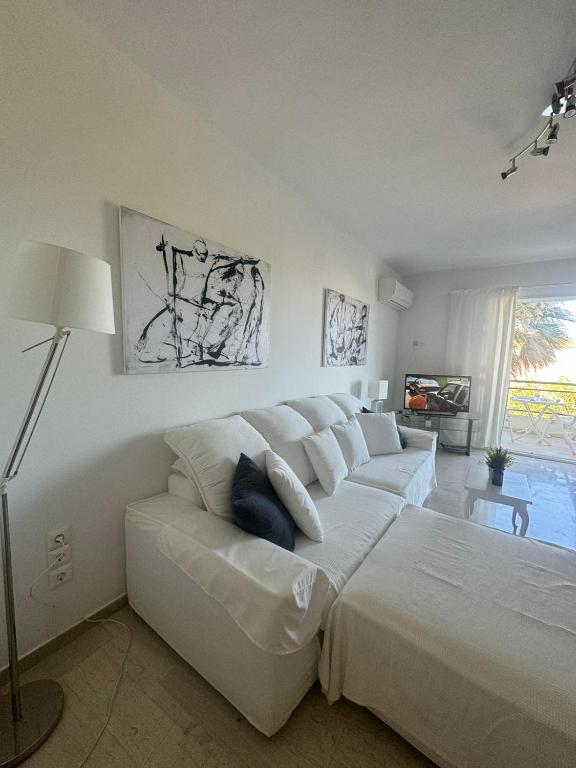 Artist Home - B&B Limín Mesoyaías