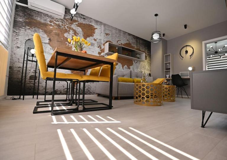SUNNY DOWNTOWN APARTMENt - B&B Skopje