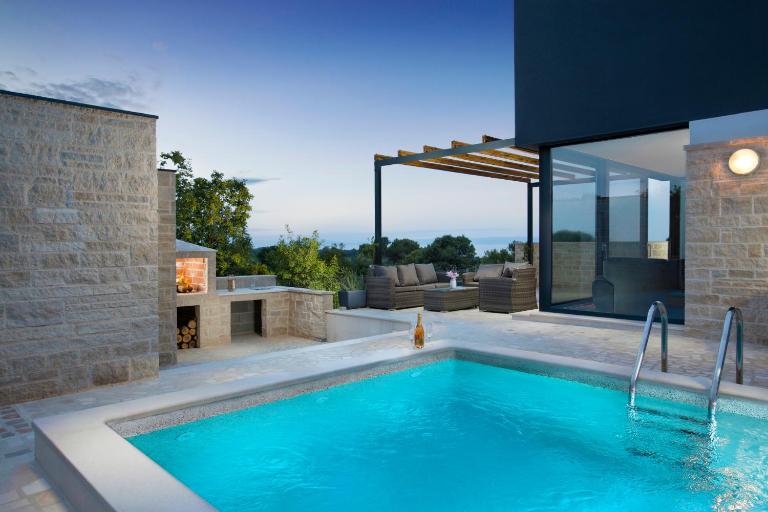 Deneris - App with Private Pool - B&B Ližnjan