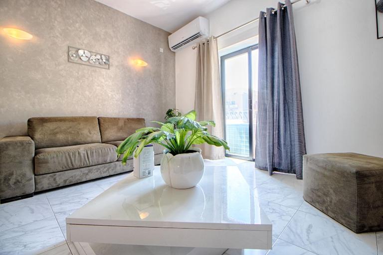 Spacious Corner Maisonette - Blessings - Ferienwohnung Birkirkara