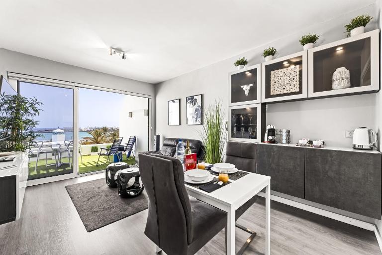 HOLYHOME CUCHARAS BEACH - Bed and Breakfast Costa Teguise