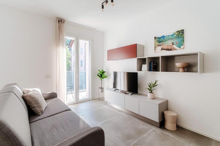 Lario Suite Apartments by Quokka 360 - Close to Como Downtown - B&B Como