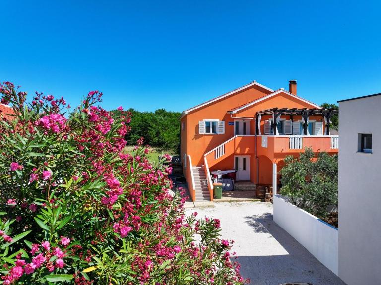 CROWONDER Sunset Apartments with Amazing View!!! - B&B Privlaka