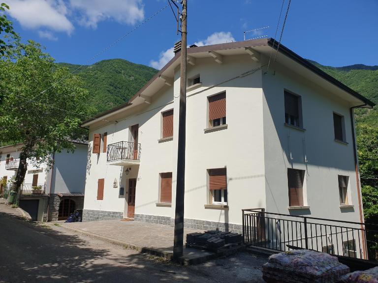 Locanda In Montagna Da Emili&Gabriel - Bed and Breakfast Lizzano in Belvedere