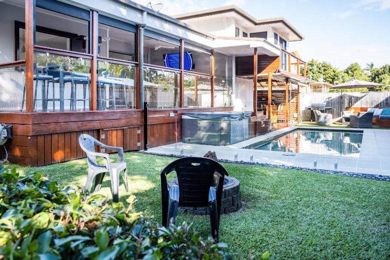 Kings Beach Home with Pool and Putt Putt - B&B Caloundra