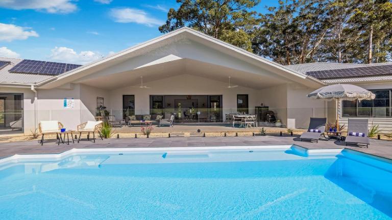 Koala Lane - Family, Pool, Sleeps 10, Luxe - B&B Bonville