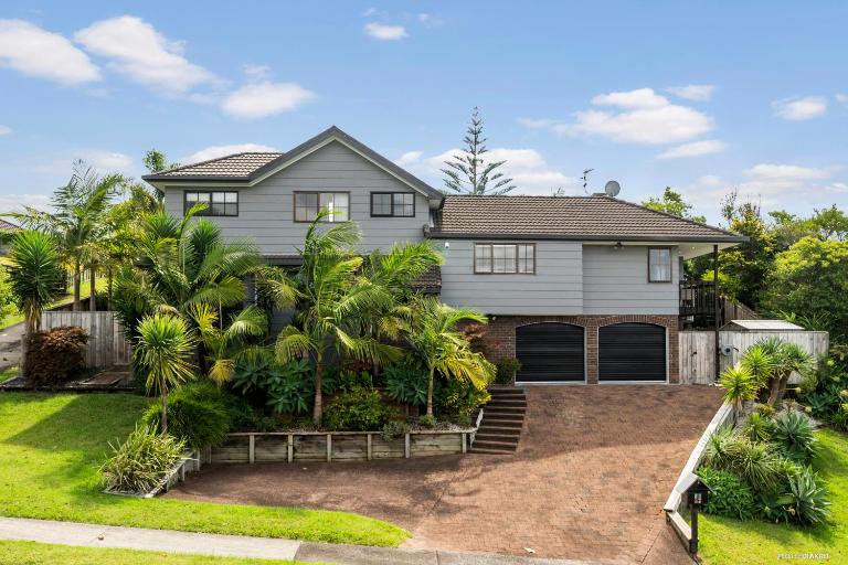 Villa with Pool in Browns Bay - Bed and Breakfast Auckland