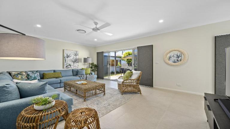 Sea Pine Cottage and Studio - Beach & village central, Family, Sleeps 8 - B&B Sawtell