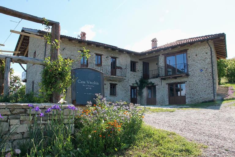 Casa Vecchia Bed&Breakfast - B&B Bossolasco