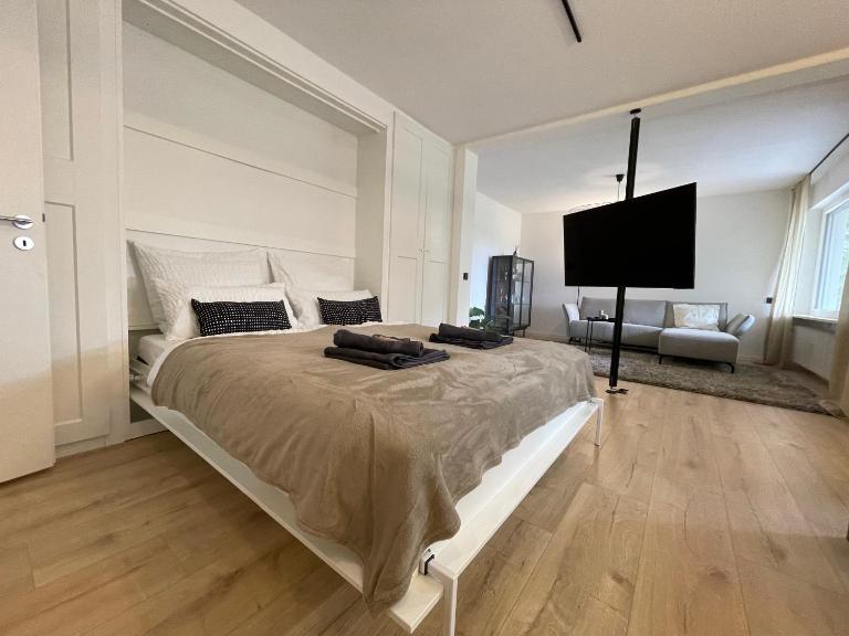 Großzügiges Wohnen mit Seeblick in Zentrumsnähe - Bed and Breakfast Radolfzell am Bodensee